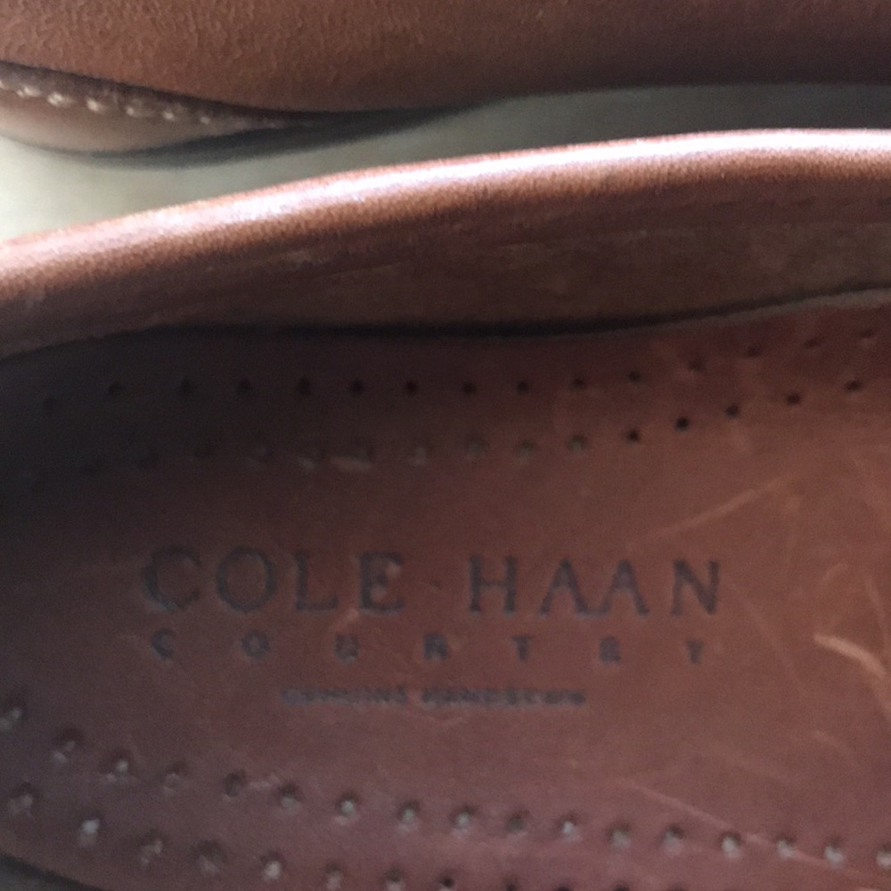 Cole Haan leather loafers. Size 6 medium. - Picture 4 of 6